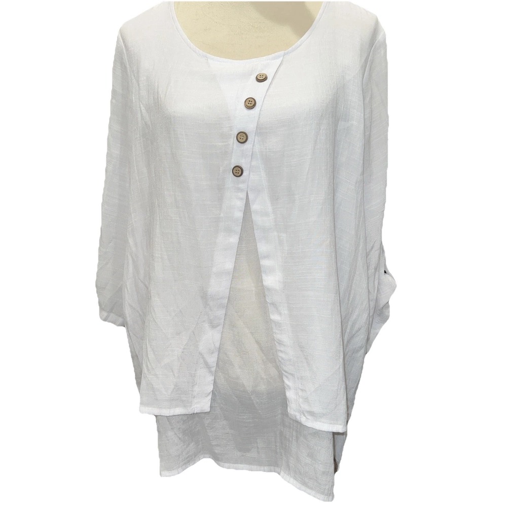 Rachel Cole~M~Tunic Top Blouse Textured 3/4 Sleeve wooden buttons White